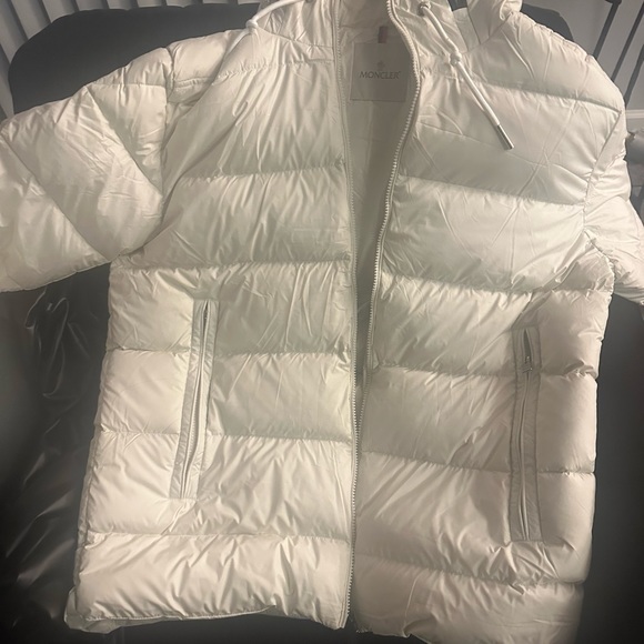 Cream Moncler puffer - Picture 4 of 4